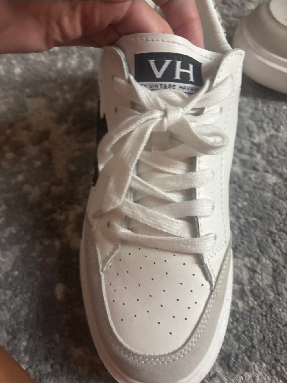 Vintage Havana White Sneakers with Black Star Accent - Picture 2 of 3